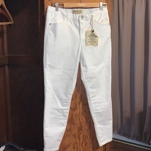 Democracy Optic White high rise ankle skimmer jeans- 8P - NWT